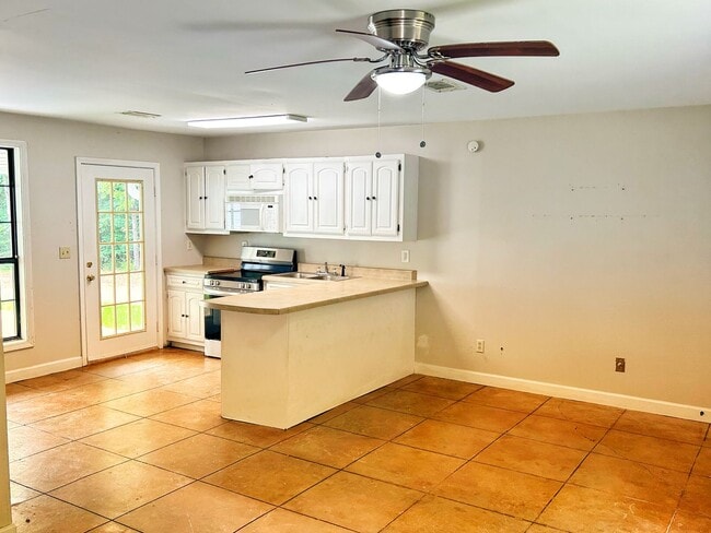 Photo - Lovely Cottage Just South of Campus