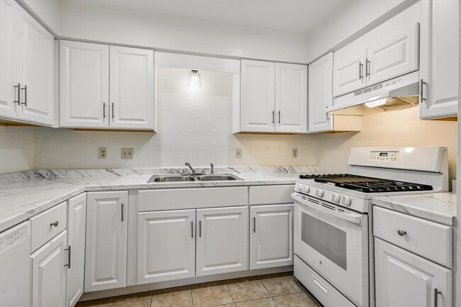 Photo - 803 Valley View Dr