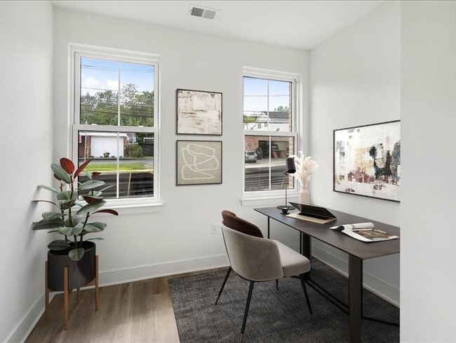 Photo - Madison Mall on Main Luxury Apartments