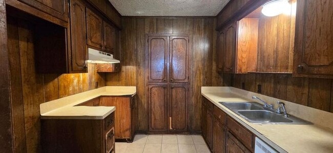 Photo - AVAILABLE! 2 Bedroom, 1 Bathroom Duplex in Longview!