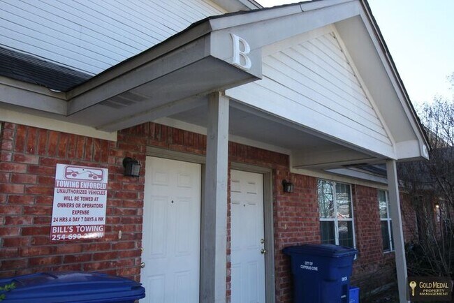 Photo - Now Leasing – 401 W Ave E, Unit B