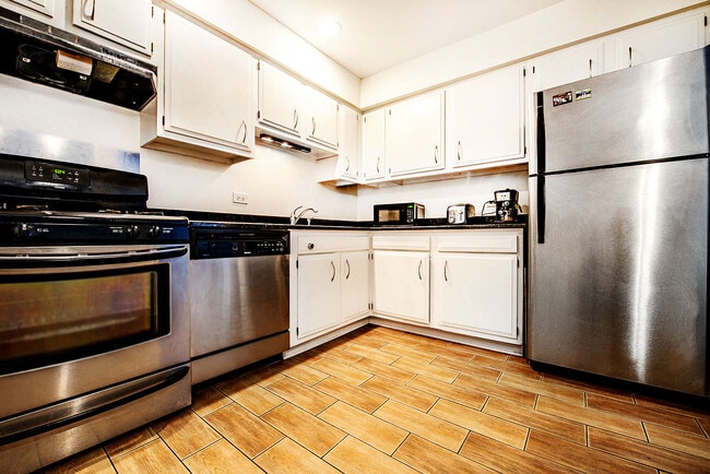 Photo - 10389 Dearlove Rd Unidad 200