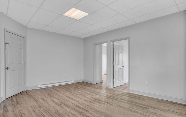 Photo - 7 S Market St Unidad #2