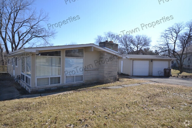 Building Photo - 217 Old Elm Rd Rental