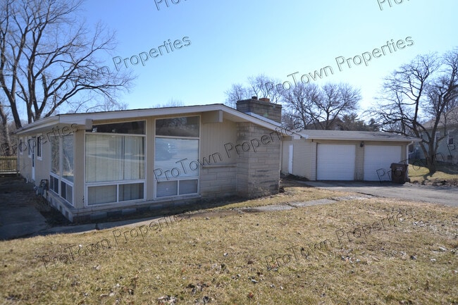 Photo - 217 Old Elm Rd Casa
