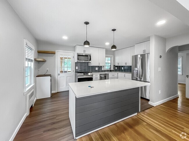 Building Photo - 41 Burrwood Rd Rental