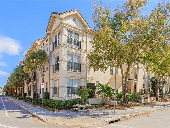 Building Photo - 402 S Armenia Ave Unit 129B