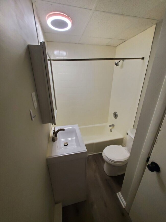 Photo - 550 S Benner Ave Unit 2