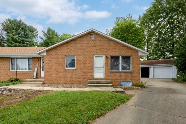 1906 Cher Ct