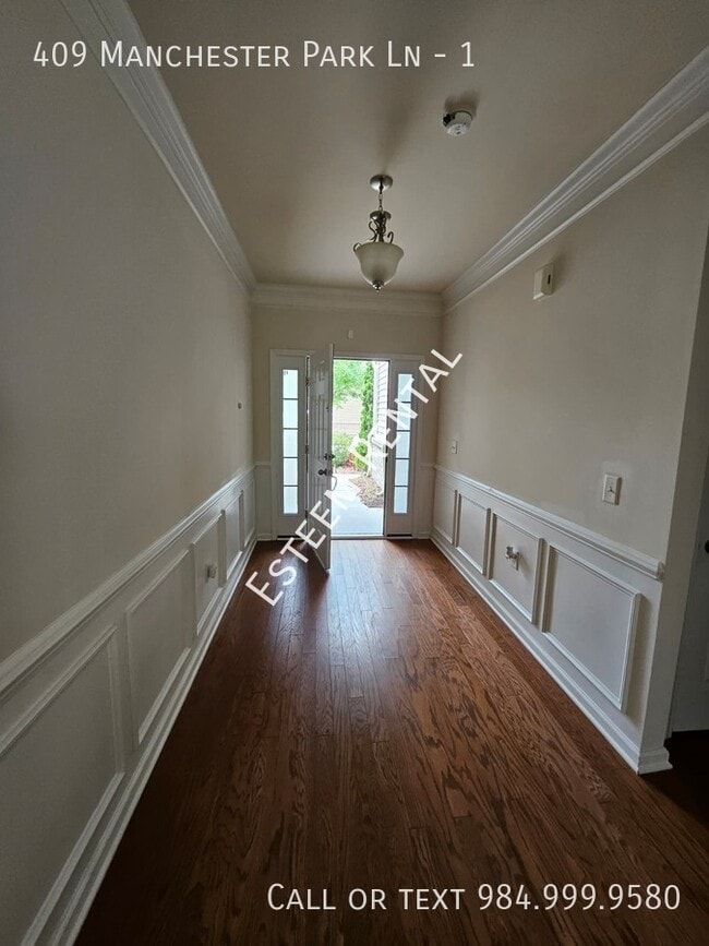 Photo - 409 Manchester Park Ln