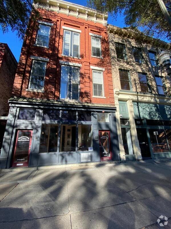 Building Photo - 204 W Broad St Rental