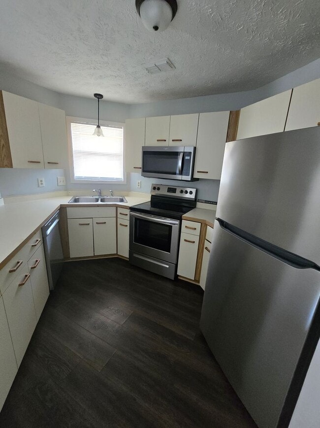 Photo - 979 Stewarts Creek Dr