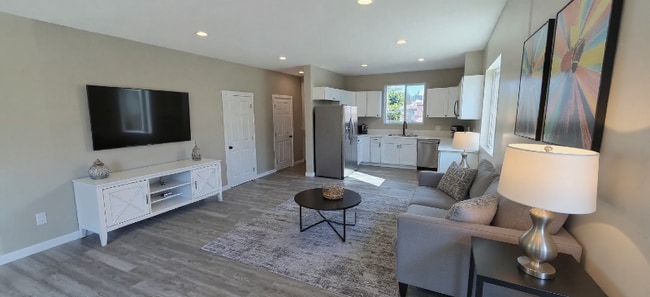 Photo - 10663 Encino Ave