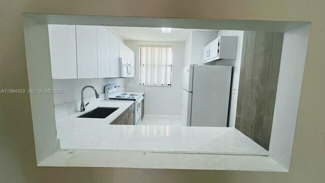 Photo - 8429 Forest Hills Dr Unit 305