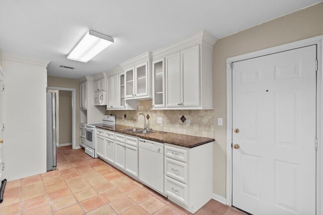 Photo - 13 Lyncrest Dr
