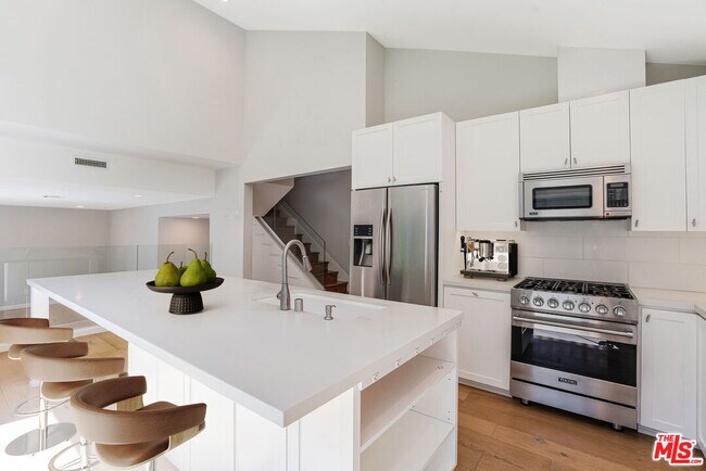 Building Photo - 4911 Patrae St Rental