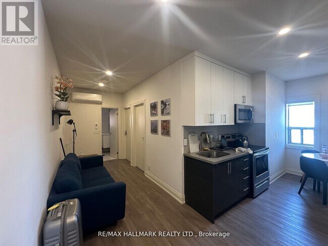 Photo - 595 St Clair Ave W Unit 11