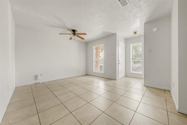 Photo - 1412 Gramma Ct