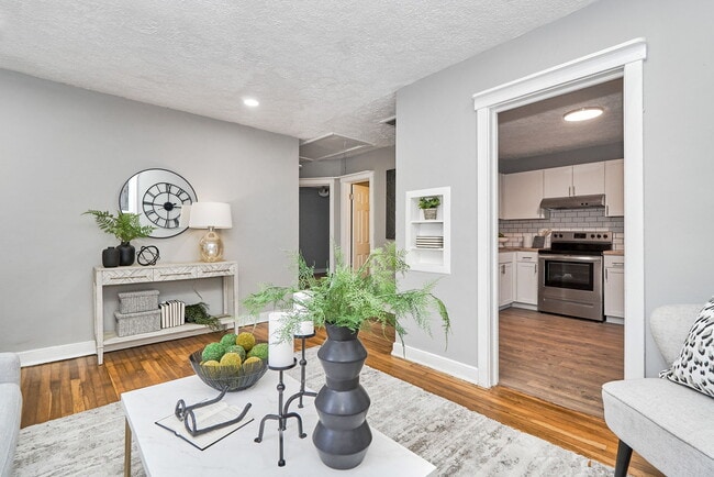 Photo - 624 Effingham Dr