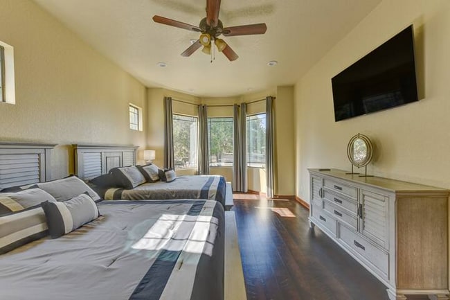 Photo - 143 Skyforest Dr