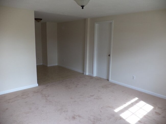 Photo - 4 Bedroom Single Family Home in Hampton