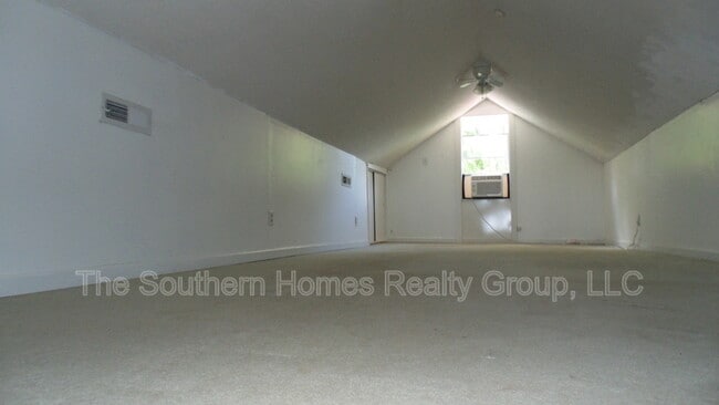 Photo - 706 Burn Rd