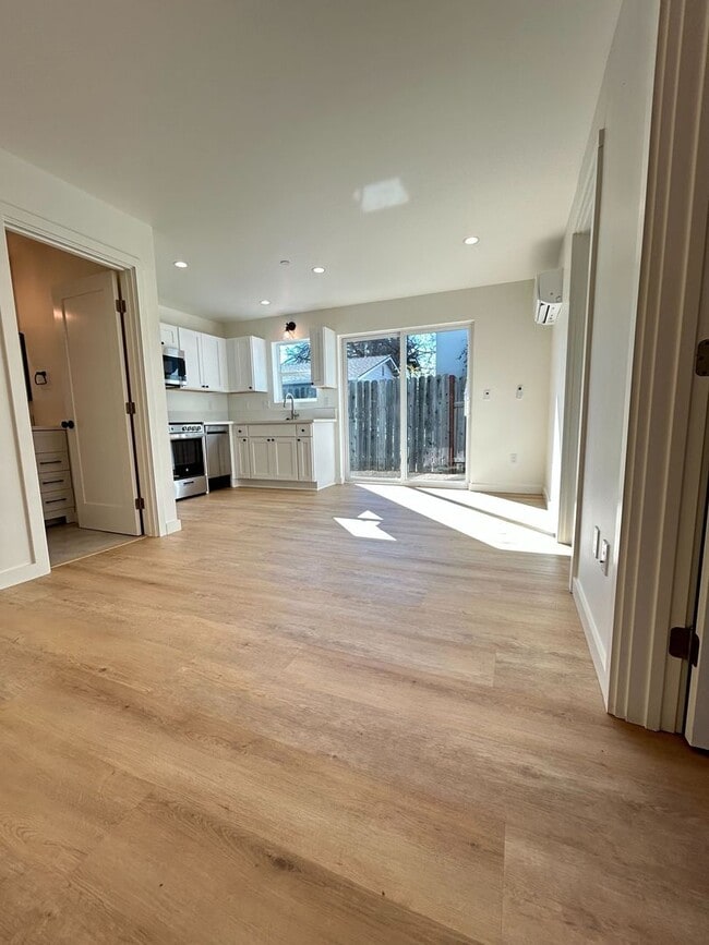 Photo - Now Leasing for the 2026-2027 School Year:... Unidad 387 Lemon Street