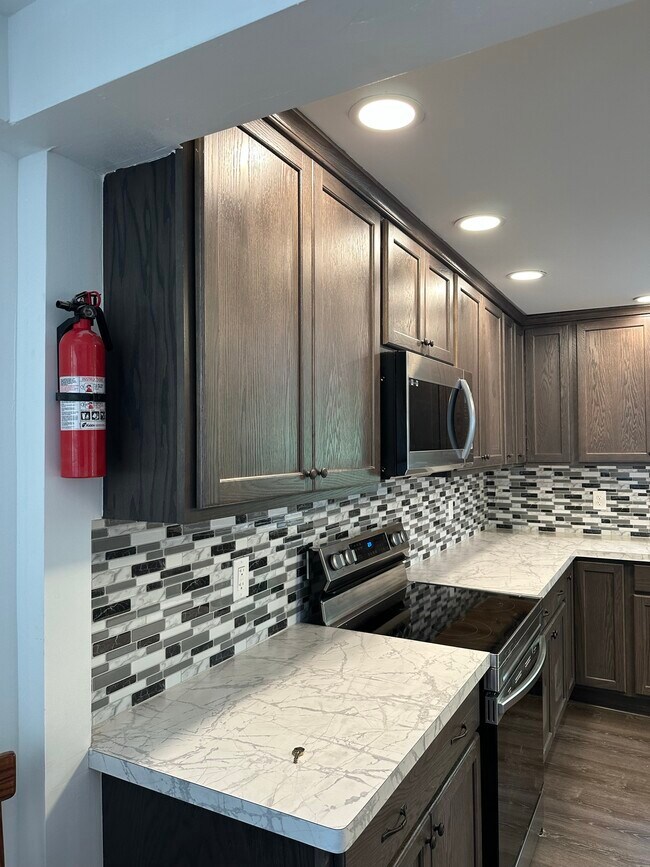 Kitchen - 30 Columbia Ave