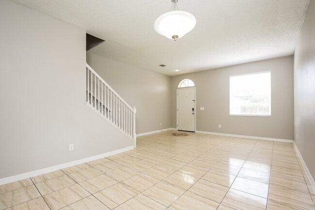 Photo - 1828 Olivia Cir