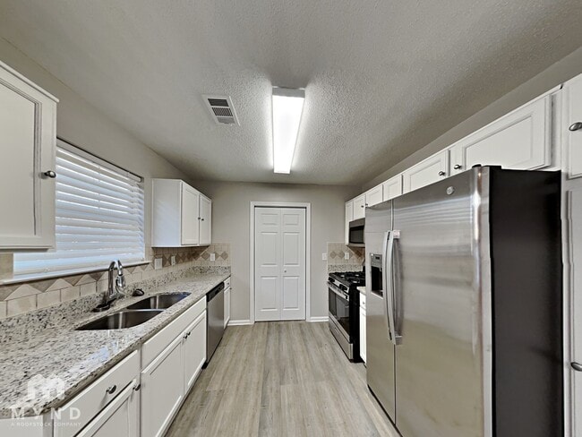 Photo - 3000 Tudor Dr
