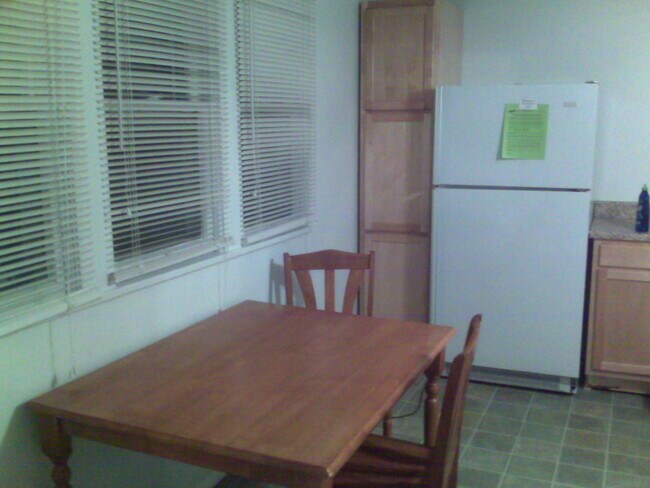 Photo - 387-389 Gilmore Street Unidad 389