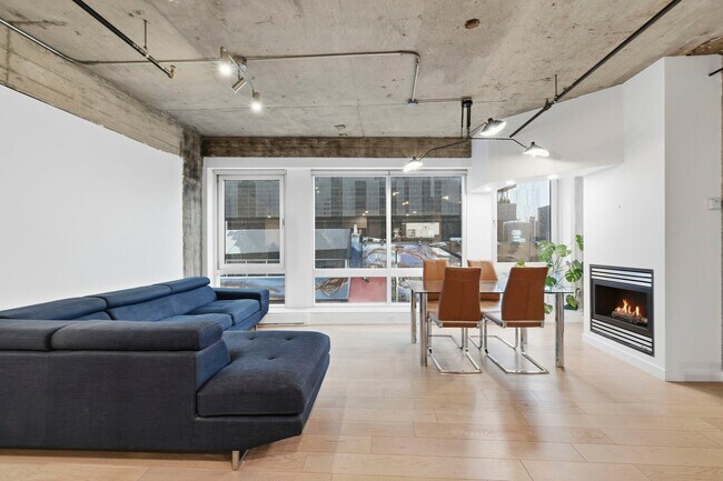 Photo - 1315 Maisonneuve Blvd W Unit 301