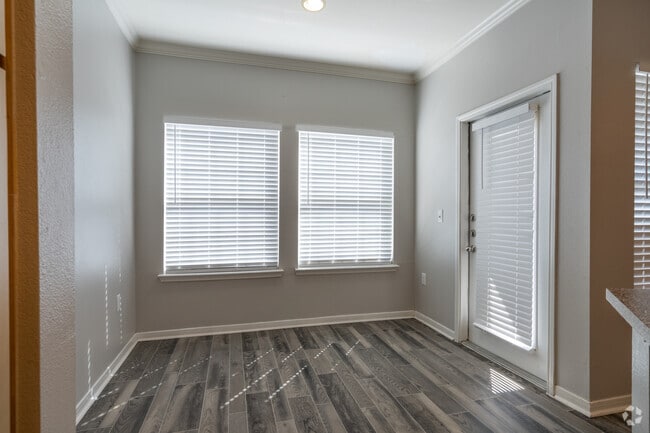 1BR, 1BA - 873SF Dining Area
