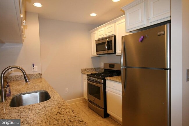 Photo - 1050 N Stuart St Unidad 226