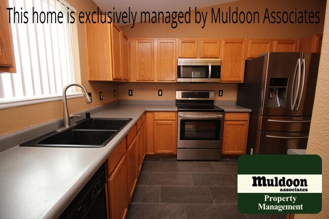 Building Photo - Strawberry Field gated community condo wit... Unit E