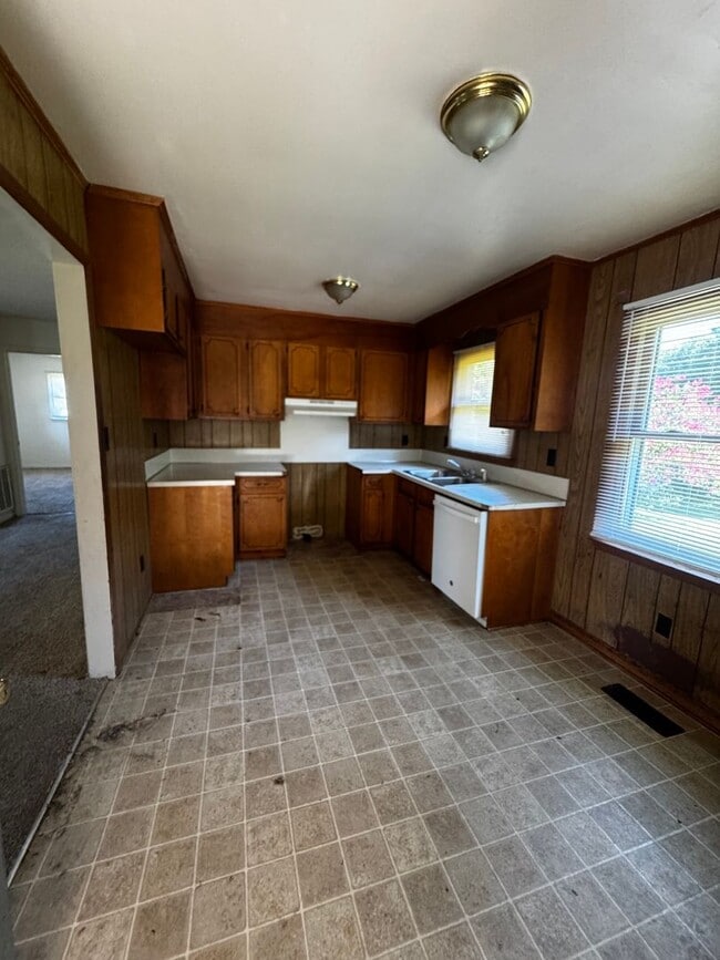 Photo - Single Family House in Cleveland County, NC (Shelby, NC)