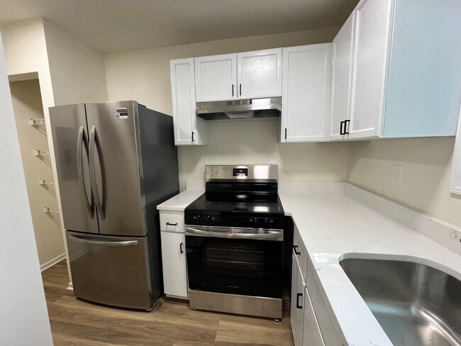3921 Grand Ave Unit B