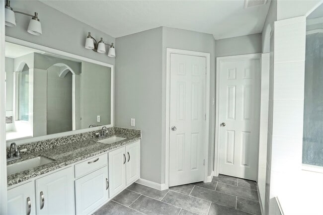 Photo - 18315 Water Mill Dr