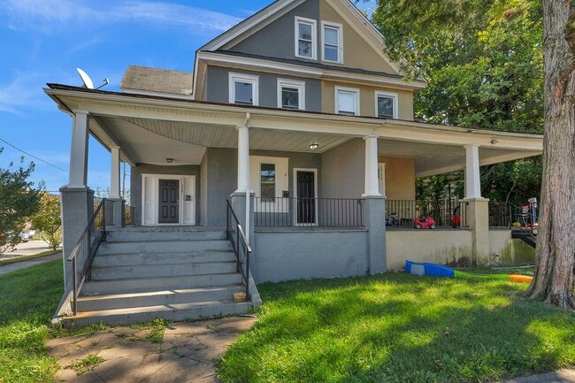 Building Photo - 3501 Oakmont Ave Unit 3501 Oakmont Ave #1