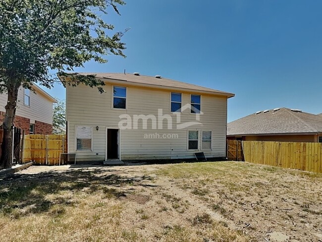 Building Photo - 4916 Water Ridge Ln