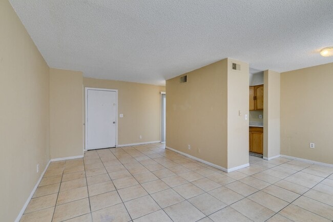 Photo - Cozy 2BR/2BA in Spring Valley Near the Strip
