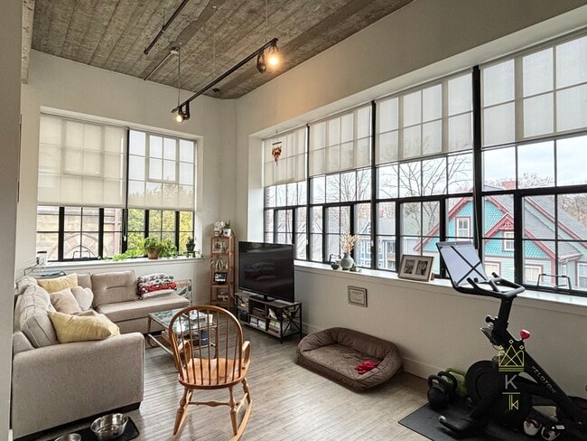 Photo - 20 Sunnyside St Condo Unit 1