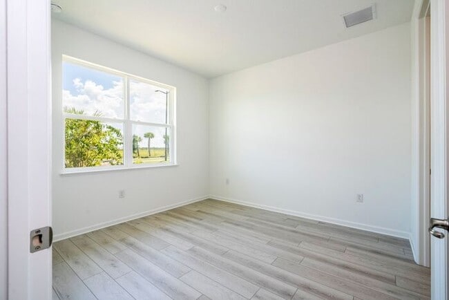 Modern 3-Bedroom 3.5-Bath Townhome with EV Charger, Smart Home Features, 2-Car Garage & Resort-St...