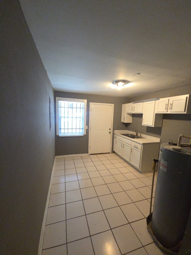 Photo - 1277 W 27th St Unit 1