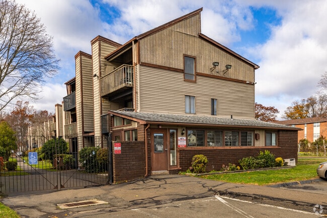 Photo - Breezewood Condominiums