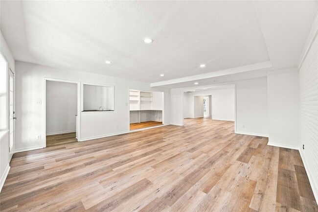 Photo - 6215 Queensloch Dr
