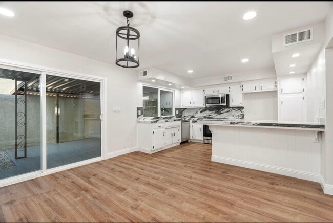 Photo - Beautifully 4-bedroom, 2.5-bathroom Condo—ready and waiting for you!