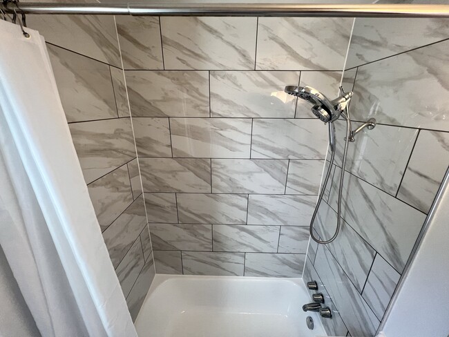 Photo - 5 E Glebe Rd Unit C