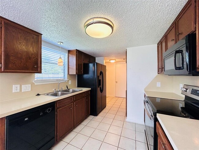 Photo - 8800 Clearbrook Trail