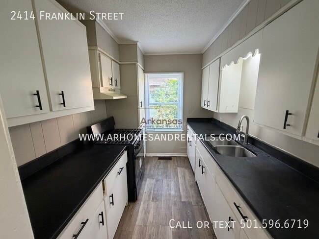 Photo - 2414 Franklin St
